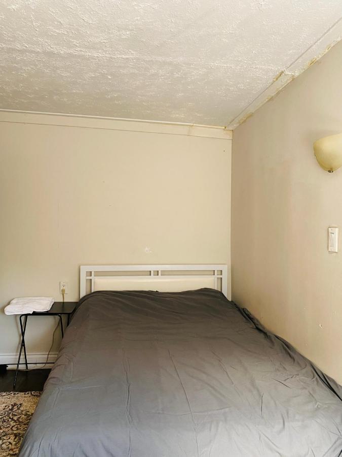 Lovely II Space Share A Room East York Canada Toronto Exterior photo